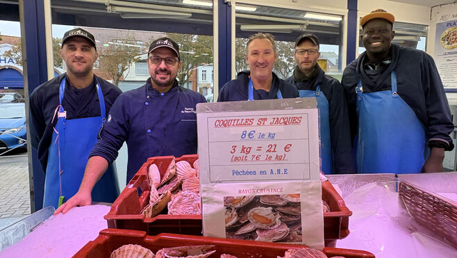 Étaples : la saison des coquilles Saint-Jacques est de retour sur le port ! 