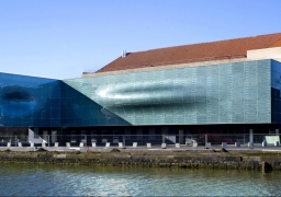 L'exposition Givenchy à la Cité de la Dentelle de Calais, reconnue 