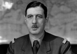 Portrait : Le général De Gaulle marié à la calaisienne Yvonne Vendroux.