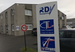 Avec le retour des migrants dans le calaisis, Jean Pierre Devigne est inquiet pour sa société de transports.
