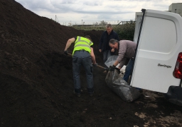 A Calais,105 tonnes de compost ont été distribués à la population.