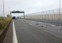 Calais : retour des barrages de migrants sur la rocade portuaire 