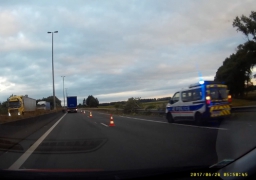 Un nouveau barrage de migrants sur l'A16 cette nuit à Guemps.