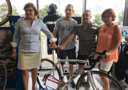 Le vélo du jeu « Radio6 Les 4 jours de Dunkerque » a été remis au gagnant Thierry !