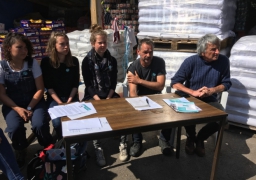 Des points de distributions d'eau et de repas doivent être créés à Calais pour les migrants.