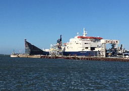 Risque de blocage du port de Calais jeudi prochain