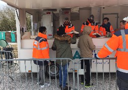 La distribution de repas aux migrants désertée à Calais