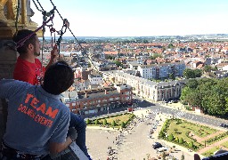 Tyrolienne géante: plus de 100 personnes ont fait le grand saut à Calais