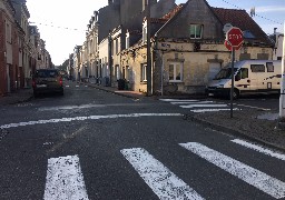 Installation de nouveaux panneaux STOP à Calais