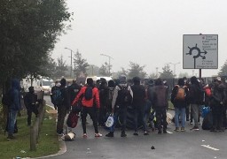 Flambée de violences à Calais entre migrants et CRS