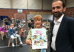 650 enfants de Wimereux ont reçu le livre « Super-Héros, plus forts que les écrans. »