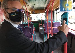 Un bouton d'arrêt hologramme dans les bus boulonnais de Marinéo !