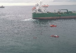 Leur embarcation coule, 39 migrants secourus en mer