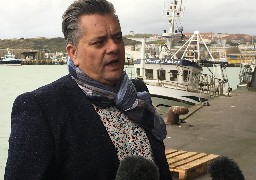 Pêche : les menaces pèsent sur les professionnels de la mer qu'ils soient marins ou transformateurs.