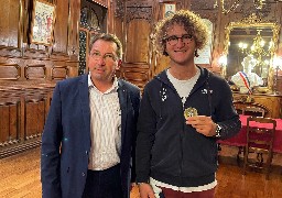 La ville de Cayeux a mis à l'honneur le champion de kite, Théo de Ramecourt