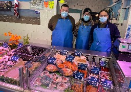 Série gourmande: hors d'oeuvre au saumon, à la St Jacques et fruits de mer à la Poissonnerie Claudio à Fort Mahon