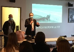 A Boulogne, des lycéennes ont appris l'autopalpation des seins.