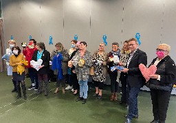Abbeville: 209 bonnets de chimiothérapie remis à l’hôpital 