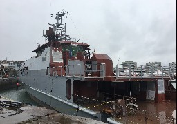 Le plus grand patrouilleur jamais construit par la Socarénam arbore déjà les couleurs tricolores.