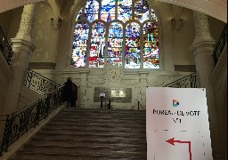 A Dunkerque, Marine Le Pen devant Emmanuel Macron.