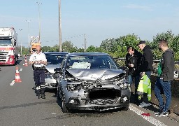 Loon-Plage : un accident entre 4 véhicules a provoqué des kilomètres de bouchons sur l'A16