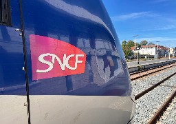 Un TER a percuté une voiture à un passage à niveau à Amiens