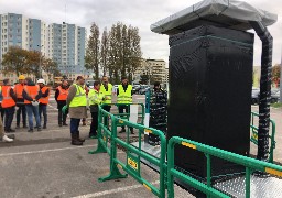 Installation de bornes de recharge pour véhicules électriques sur le parking de Carrefour MiVoix à Calais