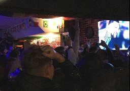 Football : des supporters des bleus déçus sur la Côte d'Opale après la défaite de la France.