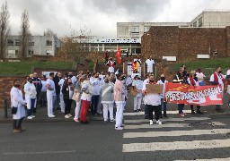 A Boulogne sur mer, le personnel en grève s'invite aux voeux de l'hôpital !