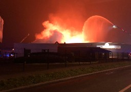 Bierne : une menuiserie ravagée par les flammes, des dizaines de pompiers mobilisés