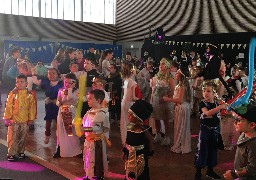 515 petits boulonnais déguisés au bal costumé sur le thème de l'Egypte.