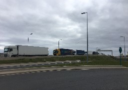 Blocage du port de Calais décrété par la CGT