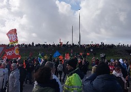 A Calais, l'A16 a été bloquée ce midi par les manifestants, délogés au bout d'une heure par les CRS.