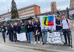 Abbeville: protestation contre des suppressions de postes au lycée Boucher de Perthes