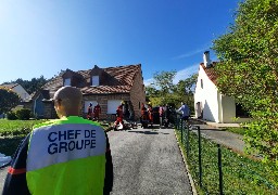 Neufchâtel-Hardelot : une voiture traverse un jardin et finit contre une maison !