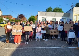Nouveau rassemblement de parents d'élèves à l'école de Campagne-lès-Boulonnais. 