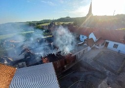 Feu de hangar à Audincthun 