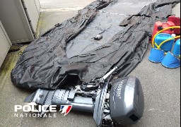 Migrants : A Sangatte, des policiers interpellent un conducteur avec du matériel nautique.