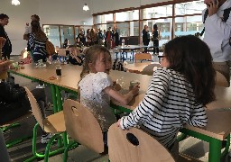 Grande-Synthe: les enfants du quartier de l'Albeck déjeunent à la cantine de l'Atrium depuis la rentrée.