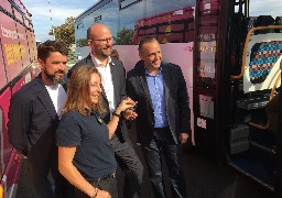 Des dunkerquois impulsent un tour de France à bord d'un autocar transformé en Salle de sport itinérante. 