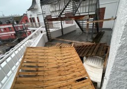 La tempête Ciaran fait de premiers dégâts : arbres tombés et foyers privés d'électricité