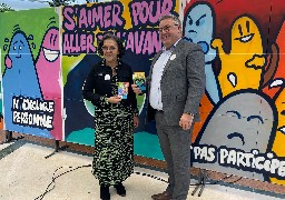 A Grande-Synthe, 4000 guides contre le harcèlement scolaire distribués cette semaine dans les écoles, collèges et lycées.