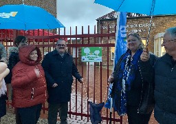 La ville de Fort-Mardyck créé 10 espaces sans tabac devant les écoles et accueil du public. 