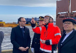 Port de Dunkerque : 25 douaniers supplémentaires et de nouveaux scanners pour mieux contrôler les trafics de marchandises. 