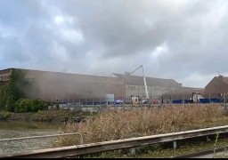 Petite-Synthe: intervention des pompiers pour un feu d'entrepôt, rue des Scieries