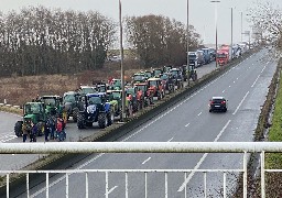 Les agriculteurs manifestent dans le Calaisis