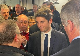 A Blendecques, le Premier ministre, Gabriel Attal, a joué la carte de l'empathie auprès des sinistrés des inondations. 