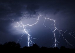 Pas-de-Calais : un mort et un blessé en urgence absloue aprés un impact de foudre sur un terrain de foot