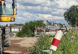 A Looberghe, le nouveau pont sera installé dans la nuit de mardi à mercredi.
