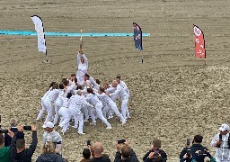 A Boulogne sur mer, la flamme olympique échappe à la pluie et s'offre une traversée mémorable...